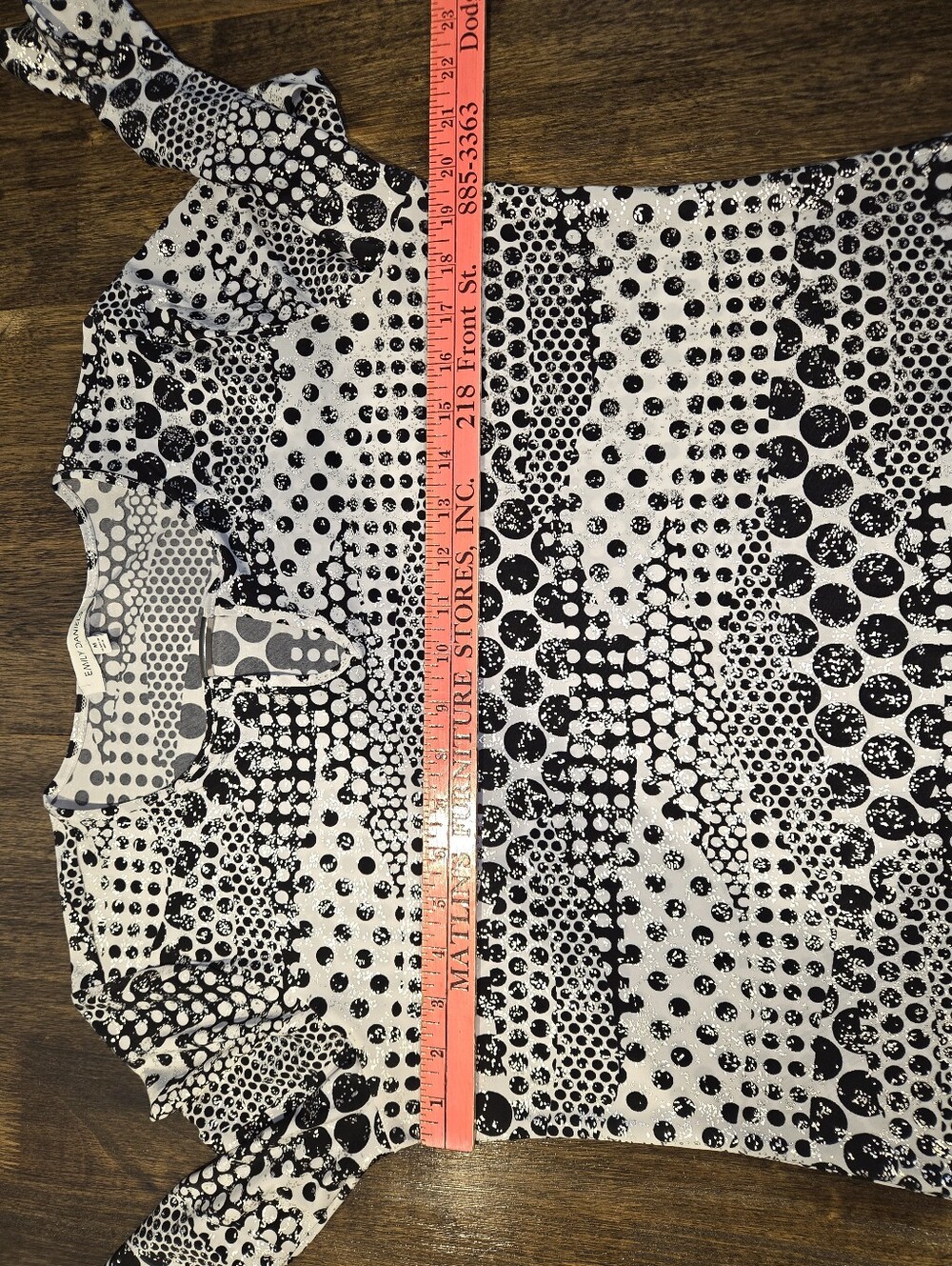 Emily Daniels Black & White Dot-Pattern Keyhole Women's Blouse - Picture 8 of 9